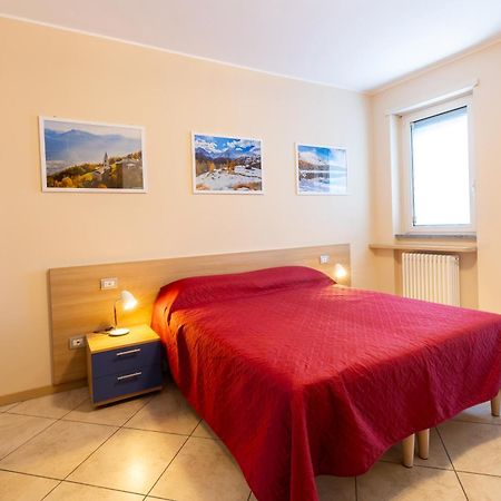 Appartement Residenza Il Castello à Sondrio Extérieur photo